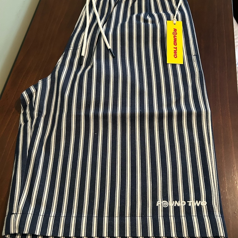 Round Two Navy Striped Flat Front Men's Shorts Men’s Oversized Small
